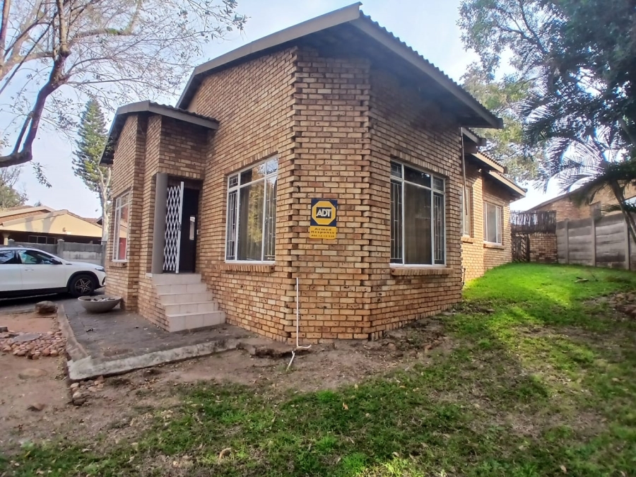 3 Bedroom Property for Sale in Geelhoutpark North West